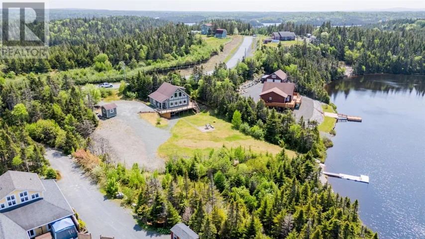 15 Amber Drive, Whitbourne, Newfoundland & Labrador A0B1G0