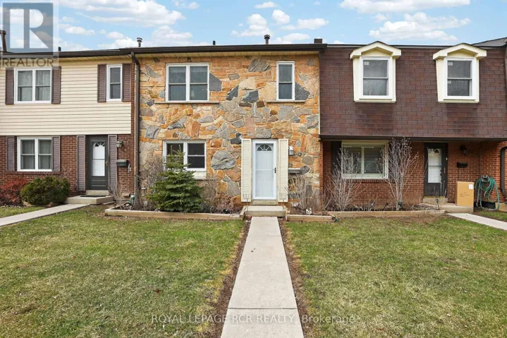 12 - 2825 GANANOQUE DRIVE, Mississauga (Meadowvale), Ontario L5N1V6