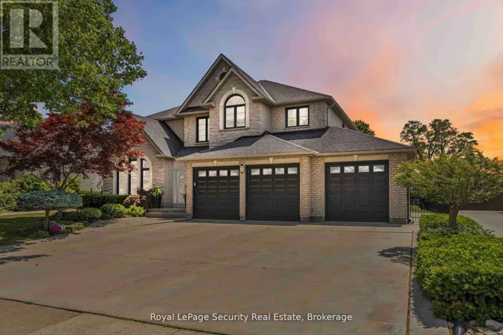 27 GAYDON AVENUE, Toronto (Humberlea-Pelmo Park), Ontario M9M1G6