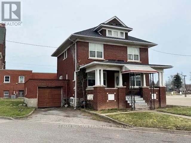 4893 HUNTER STREET, Niagara Falls (Clifton Hill), Ontario L2G3M8