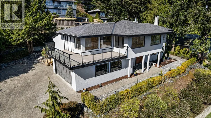 5198 Beckton Rd, Saanich, British Columbia V8Y2C1