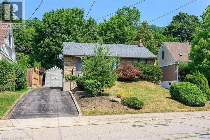 28 MARION Crescent, Dundas, Ontario L9H1J1