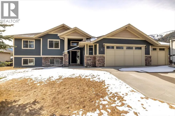 2261 Black Hawk Drive, Sparwood, British Columbia V0B2G2