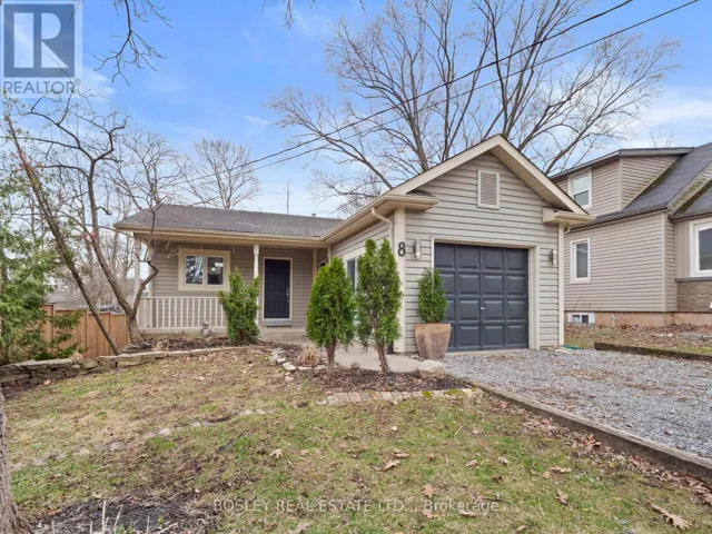 8 EMMETT STREET, Pelham (Fonthill), Ontario L0S1E0