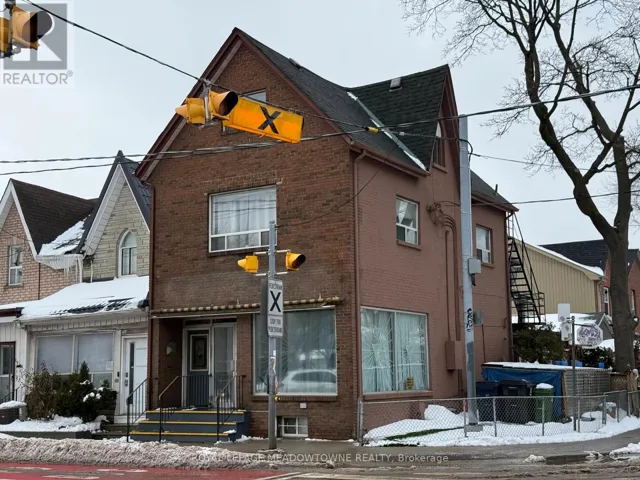 A - 492 DUFFERIN STREET, Toronto (Little Portugal), Ontario M6K2A5