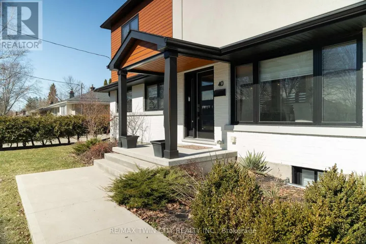 40 VARADI AVENUE, Brantford, Ontario N3R3N3