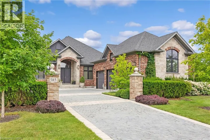 585 REGAL Place, Waterloo, Ontario N2V2G3