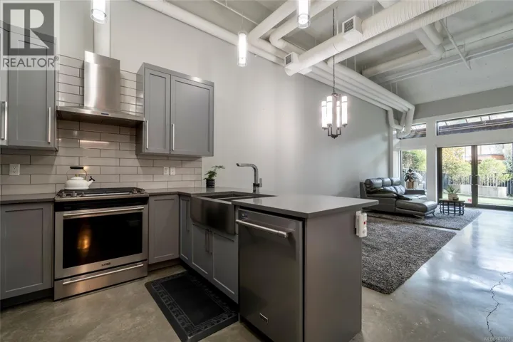 108 2049 Country Club Way, Langford, British Columbia V9B0H8