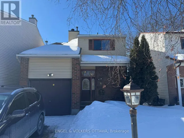 38 CHESTER CRESCENT, Ottawa, Ontario K2J2H3