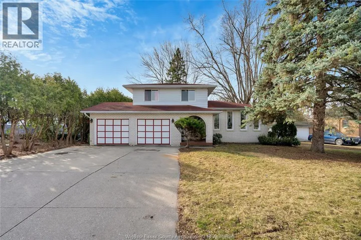 655 ROSELAND DRIVE South, Windsor, Ontario N9G1T7