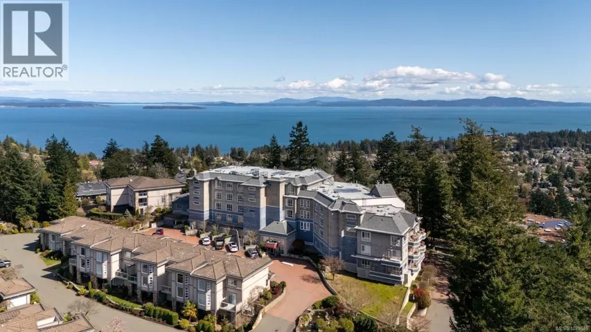 406 940 Boulderwood Rise, Saanich, British Columbia V8Y3G5