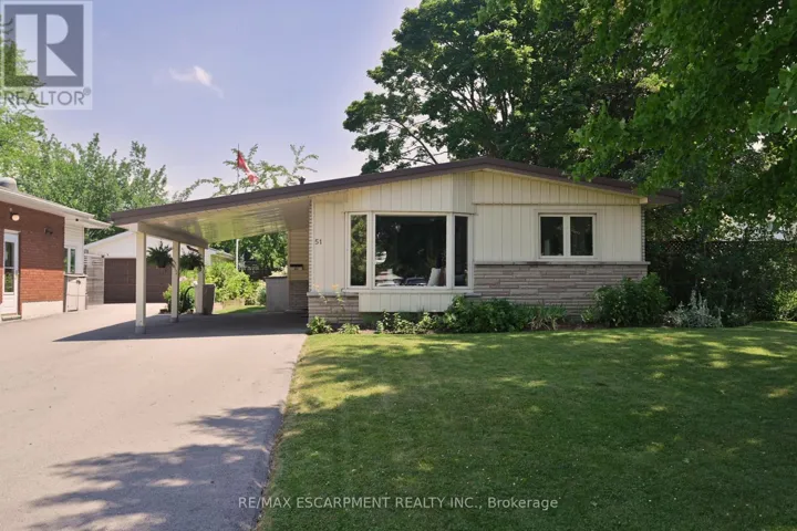 51 ELGAR AVENUE, Hamilton (Rolston), Ontario L9C4E3