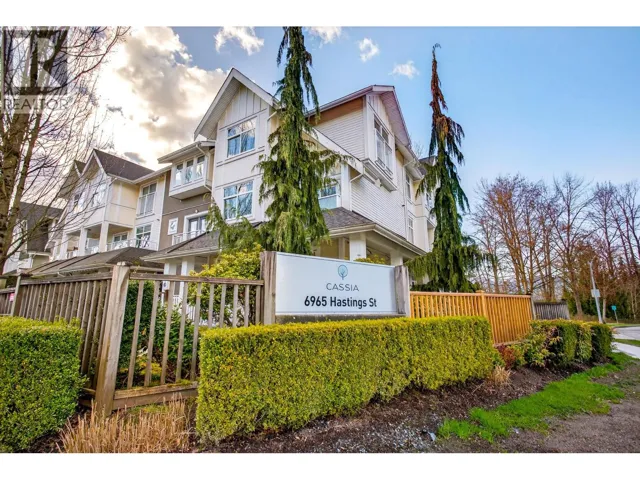 8 6965 HASTINGS STREET, Burnaby, British Columbia V5B1S9