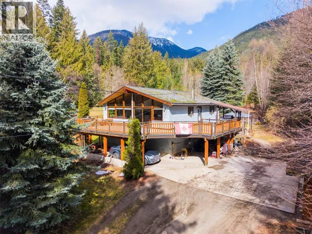 7077 Beggs Road, Nelson, British Columbia V1L6S5
