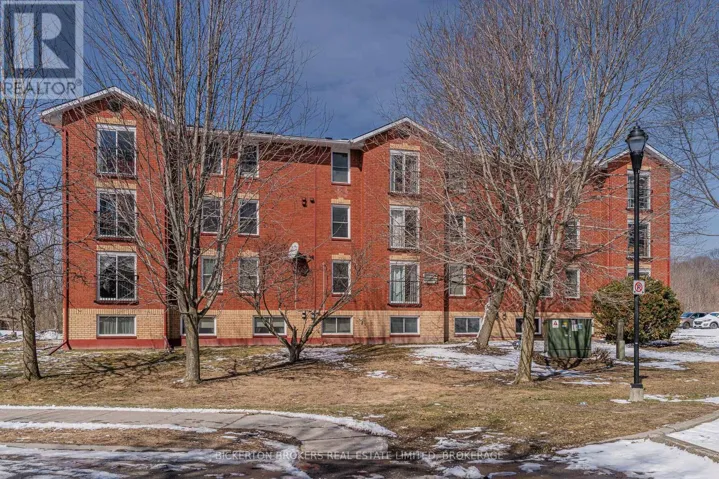 102 - 540 TALBOT PLACE, Gananoque, Ontario K7G3C6