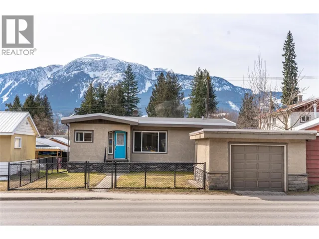 819 Victoria Road W, Revelstoke, British Columbia V0E2S0