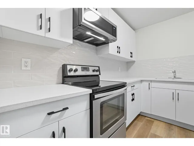 #6 10160 119 ST NW, Edmonton, Alberta T5K1Y9