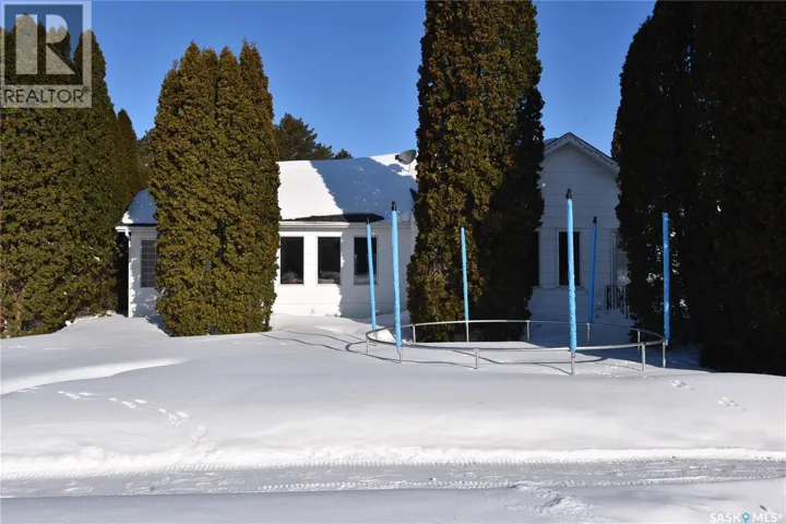 115 4th AVENUE E, Nipawin, Saskatchewan S0E1E0
