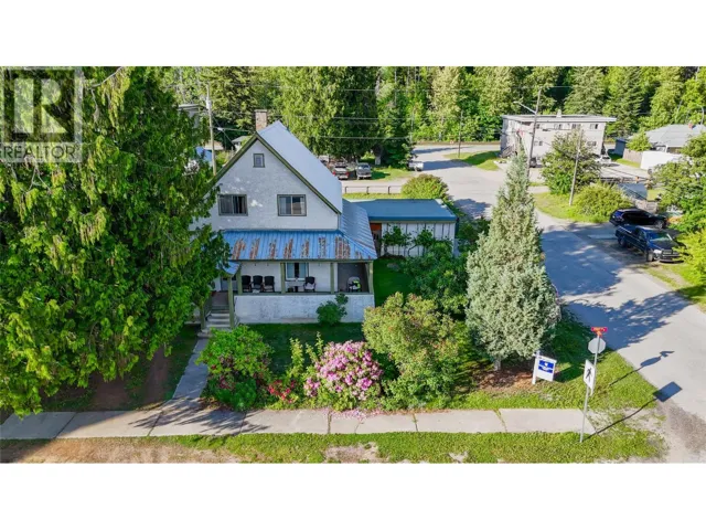1202 First Street, Revelstoke, British Columbia V0E2S0