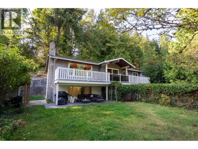 1835 ARBORLYNN DRIVE, North Vancouver, British Columbia V7J2V7