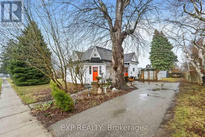 137 OAK STREET E, Chatham-Kent (Bothwell), Ontario N0P1C0