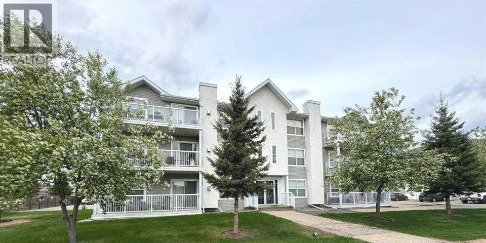 101, 4330A 55TH Avenue, Whitecourt, Alberta T7S0B4