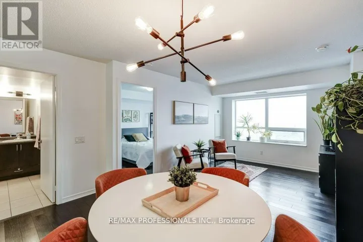 930 - 60 HEINTZMAN STREET, Toronto (Junction Area), Ontario M6P5A1