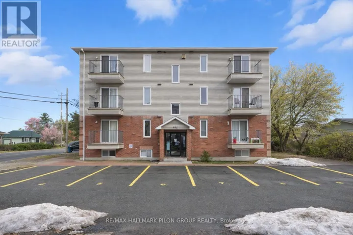 100 - 902 NOTRE DAME STREET, Russell, Ontario K0A1W0