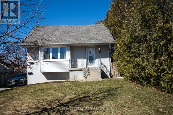 42 SUNRAY CRESCENT, Toronto (Downsview-Roding-CFB), Ontario M3M2C5