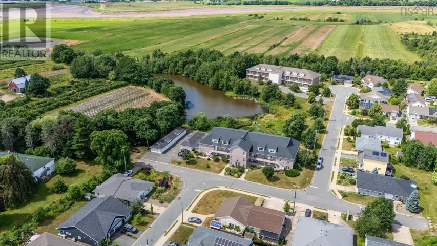 302 42 Bigelow Street, Wolfville, Nova Scotia B4P0A4