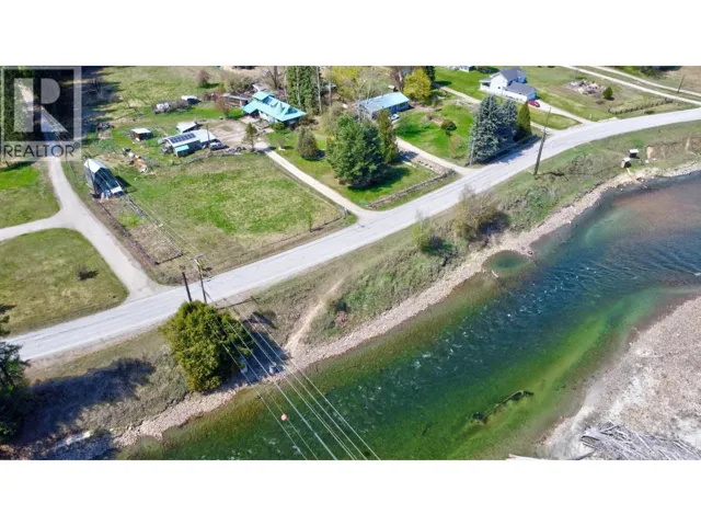 3837 Pass Creek Road, Crescent Valley, British Columbia V0G1H1