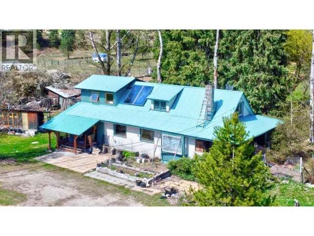 3837 Pass Creek Road, Crescent Valley, British Columbia V0G1H1