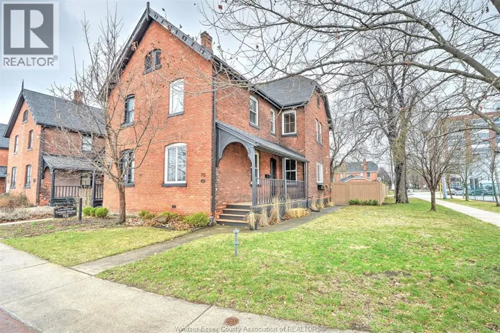 715 WALKER ROAD, Windsor, Ontario N8Y2N2