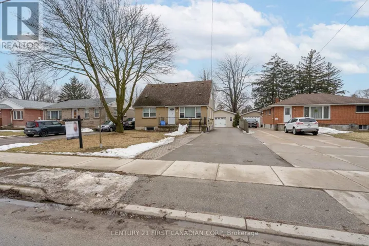 321 SPRUCE STREET, London East (East H), Ontario N5W4N2