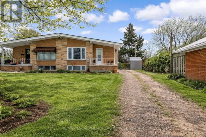 5 CARRINGTON COURT, Hamilton (Bruleville), Ontario L9A4N5