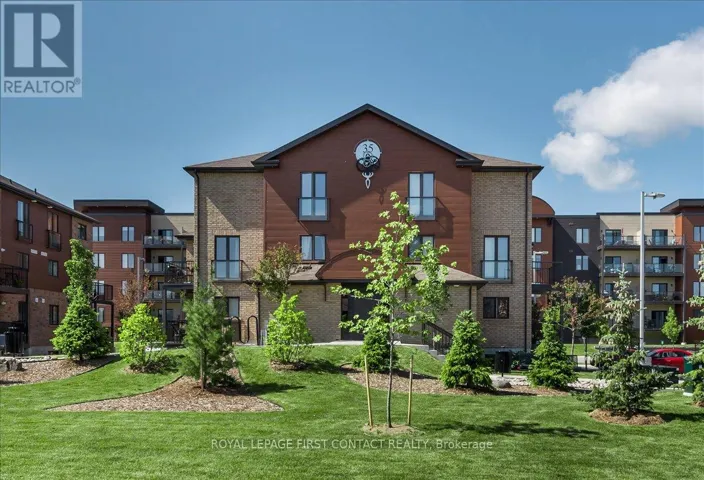 4 - 35 MADELAINE DRIVE, Barrie (Painswick South), Ontario L9J0G8
