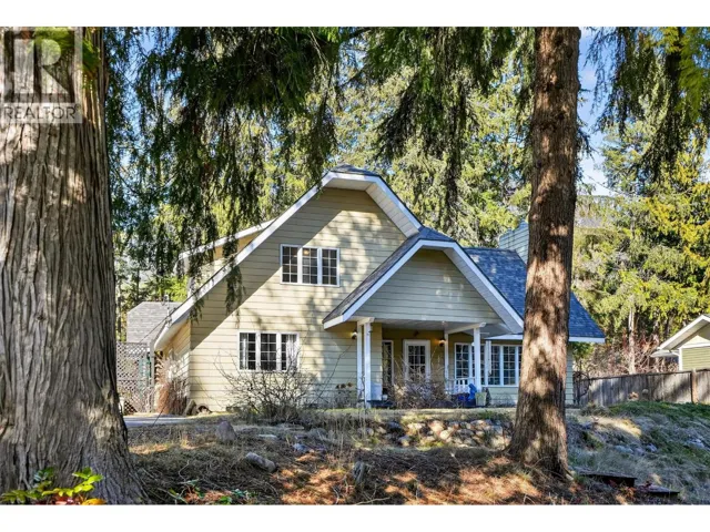 6119 PIPPERS Lane, Nelson, British Columbia V1L6P5