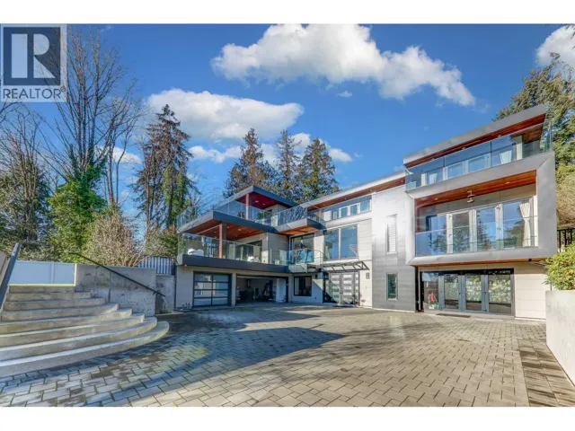 1497 QUEENS AVENUE, West Vancouver, British Columbia V7T2J1