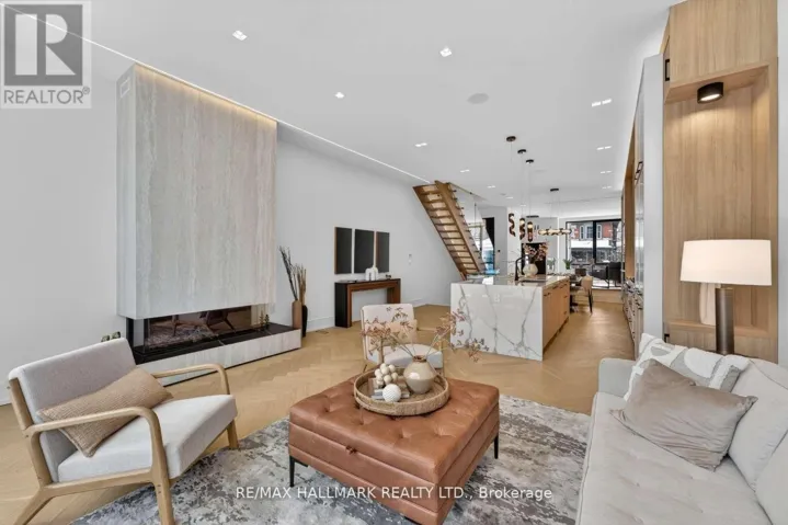 10 WHEELER AVENUE, Toronto (The Beaches), Ontario M4L3V2