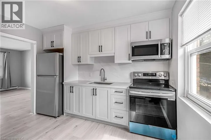151 SIEBERT Avenue, Kitchener, Ontario N2C2A9