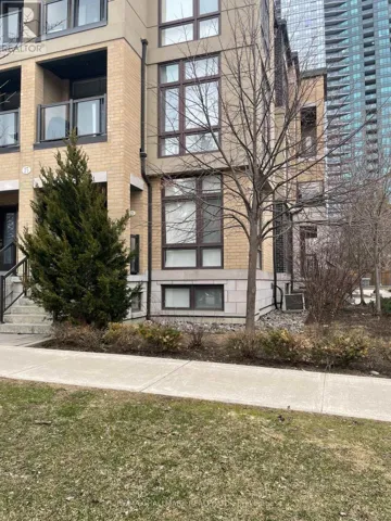 21 - 15 ELDORA AVENUE, Toronto (Newtonbrook West), Ontario M2M0B5