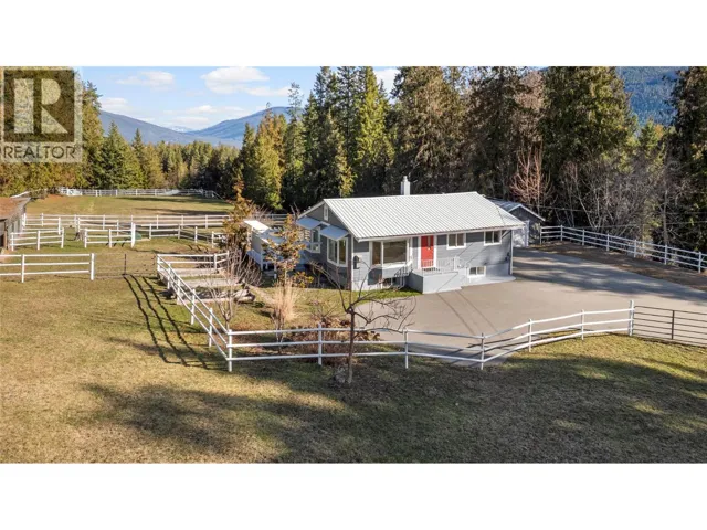 4091 10 Avenue SE, Salmon Arm, British Columbia V1E1W7