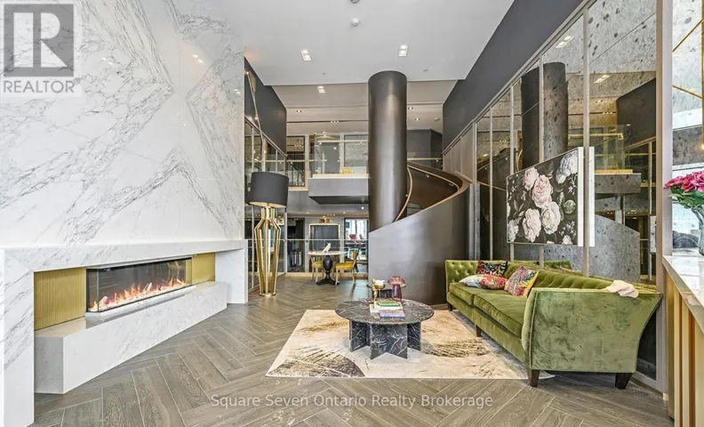 820 - 395 DUNDAS STREET, Oakville (GO Glenorchy), Ontario L6M4M2
