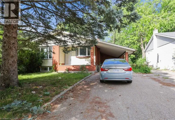 7 CARDILL Crescent, Waterloo, Ontario N2L3Y7