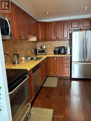 PH15 - 11 WINCOTT DRIVE, Toronto (Kingsview Village-The Westway), Ontario M9R2R9