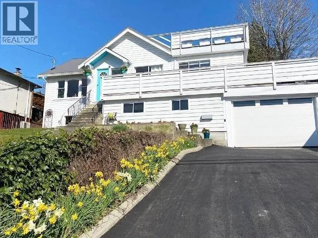4516 MARINE AVE, Powell River, British Columbia None