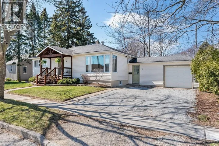 11 MARTIN Drive, Leamington, Ontario N8H2R5