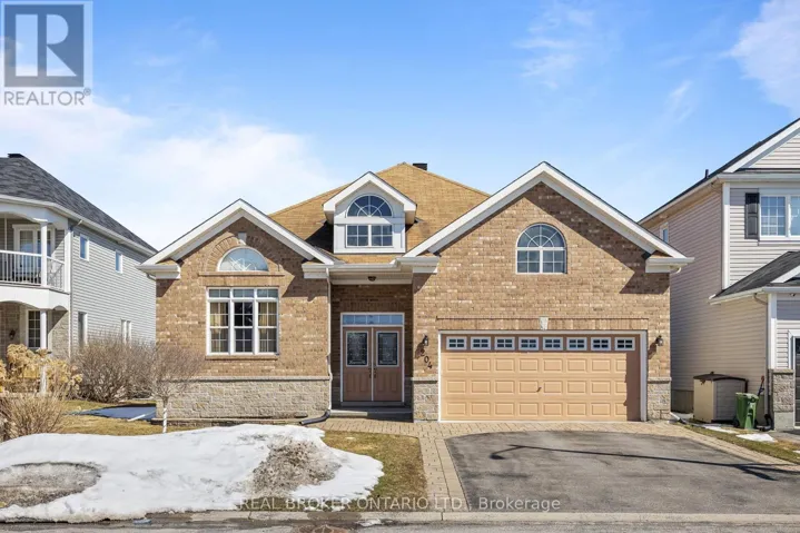 204 HILLPARK HIGH STREET, Ottawa, Ontario K1W0B5