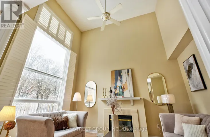 43 ENGLISH OAK DRIVE, Richmond Hill (Oak Ridges Lake Wilcox), Ontario L4E3W2