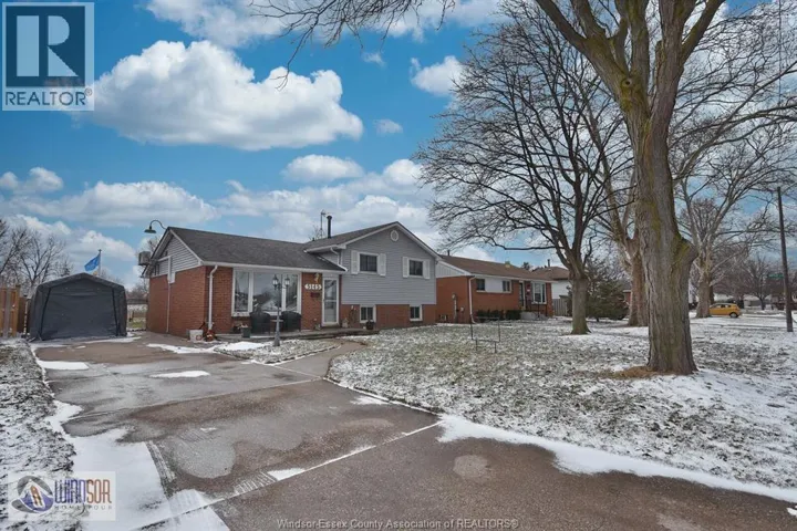 5145 COLBOURNE, Windsor, Ontario N8T1T6